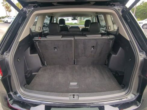 Used 2025 Volkswagen Atlas SE AWD/4WD image 14