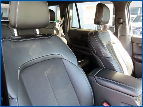 Certified 2023 Jeep Grand Cherokee Altitude AWD/4WD image 10