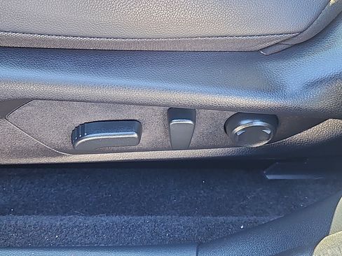 Certified 2025 Subaru Crosstrek 2.5i Limited image 14