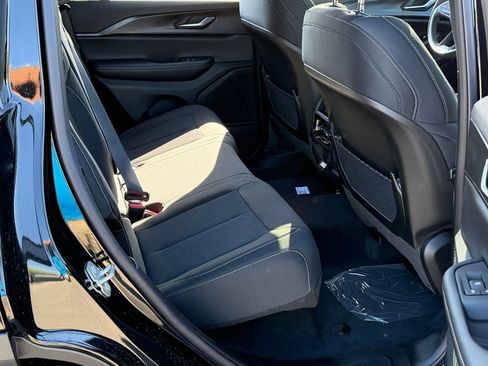 New 2026 Jeep Grand Cherokee Laredo X image 18