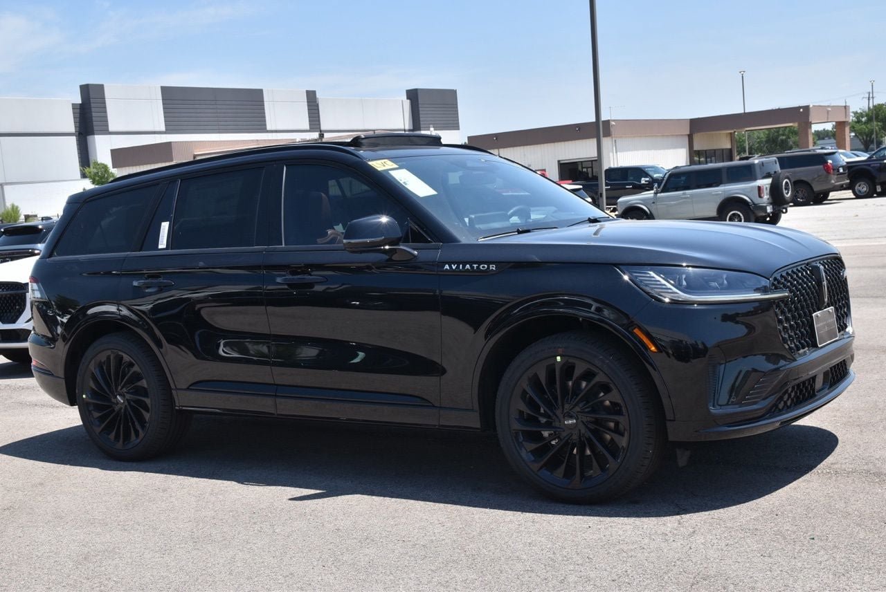 New 2026 Lincoln Aviator Reserve AWD/4WD image 4