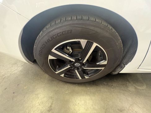 Used 2024 Nissan Sentra SV FWD image 12