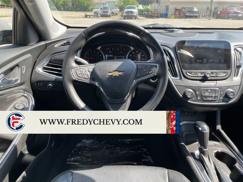 Used 2017 Chevrolet Malibu LT w/ Leather Package FWD image 15