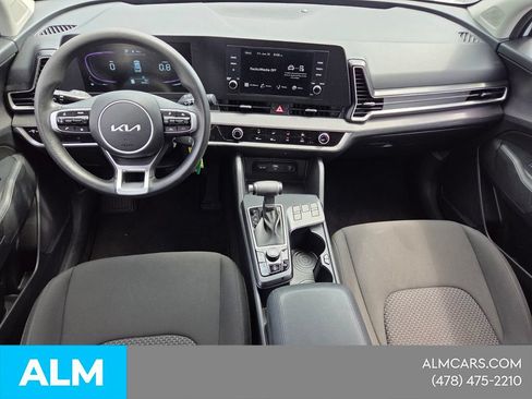 Used 2025 Kia Sportage LX FWD image 9