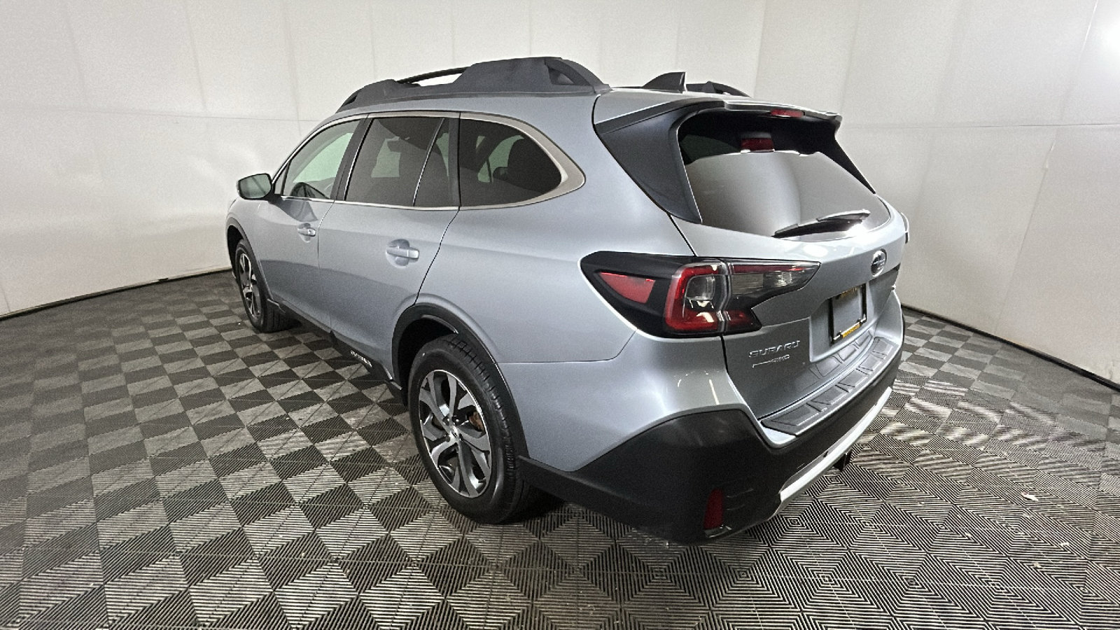 Used 2020 Subaru Outback Limited XT AWD/4WD image 5