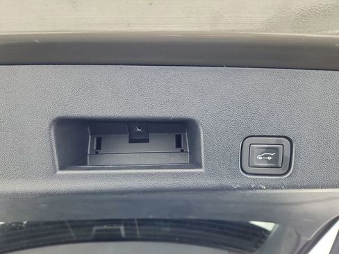 Used 2024 Chevrolet Traverse RS image 35