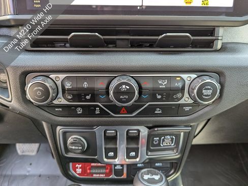 Used 2024 Jeep Wrangler Sport AWD/4WD image 27
