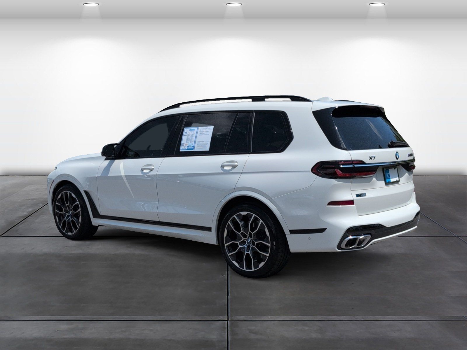 Used 2025 BMW X7 M60i AWD/4WD image 3
