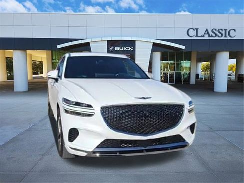 Used 2022 Genesis GV70 2.5T w/ Advanced Package image 2