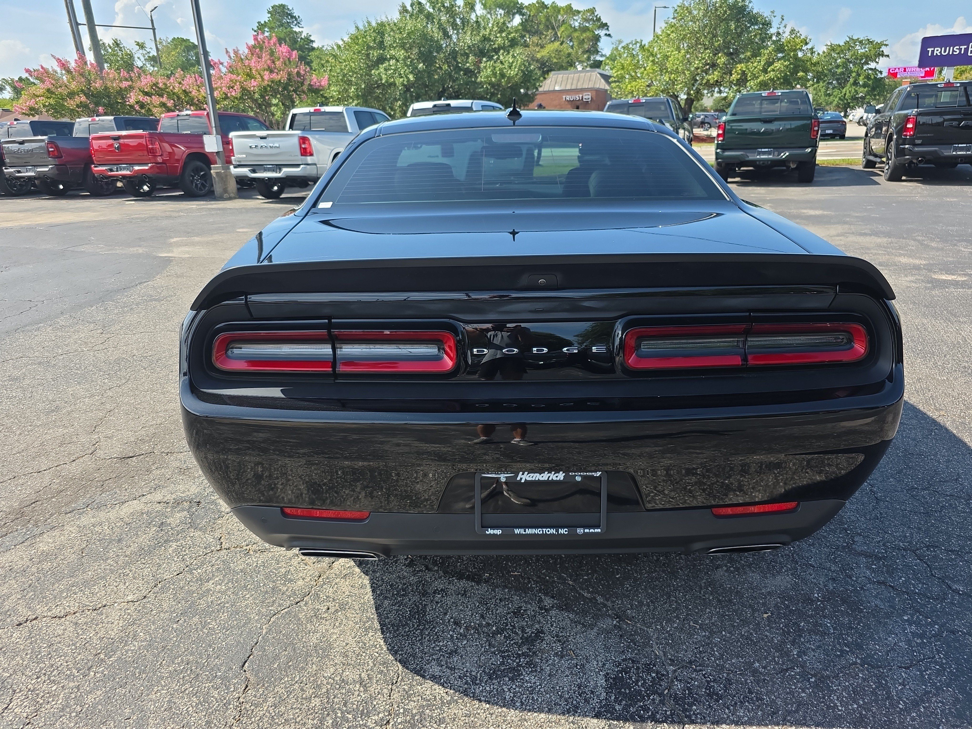 Used 2023 Dodge Challenger R/T Scat Pack RWD image 8