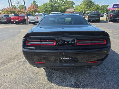 Used 2023 Dodge Challenger R/T Scat Pack RWD image 8