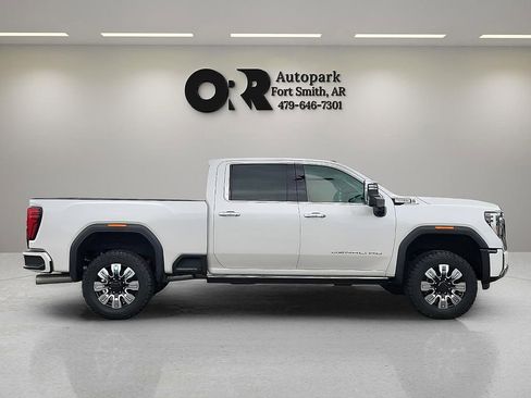 Used 2024 GMC Sierra 2500 Denali w/ Denali Reserve Package AWD/4WD image 6