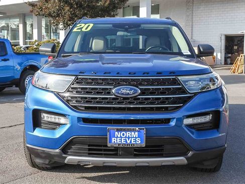 Used 2020 Ford Explorer XLT w/ Equipment Group 202A image 2