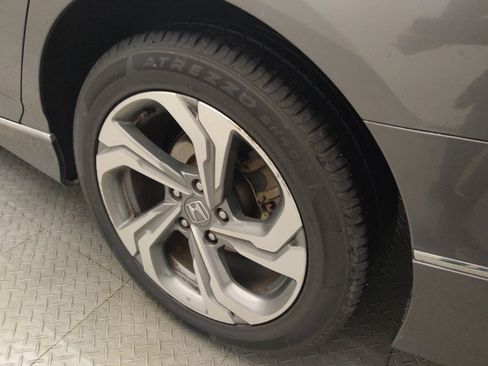 Used 2018 Honda Accord EX image 31