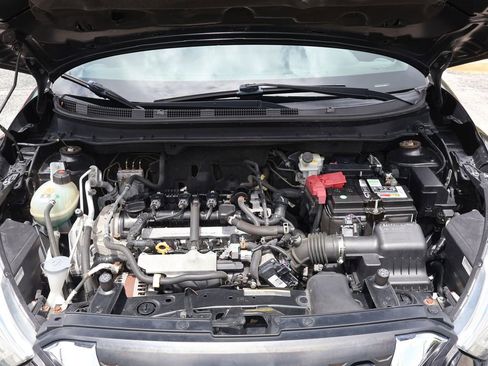 Used 2020 Nissan Kicks SV FWD image 18