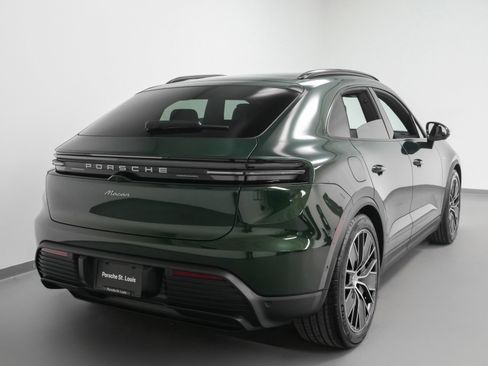 Used 2025 Porsche Macan Electric image 10