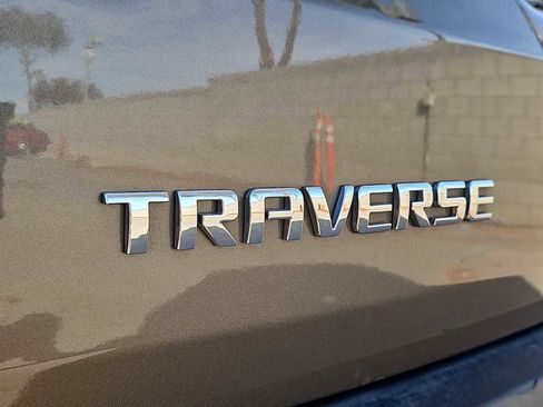 Used 2020 Chevrolet Traverse LT image 13