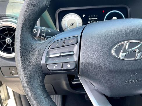 Used 2023 Hyundai Kona SE FWD image 18