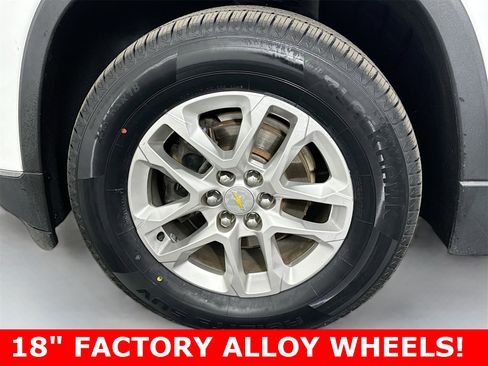 Used 2021 Chevrolet Traverse LT image 9