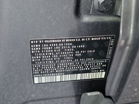Certified 2025 Volkswagen Taos SE FWD image 32