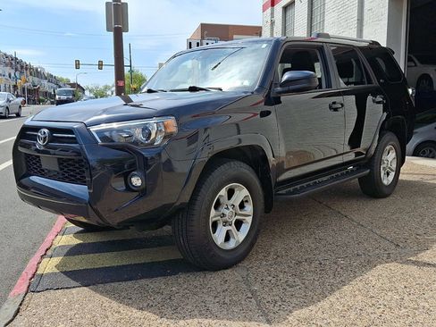 Used 2023 Toyota 4Runner SR5 AWD/4WD image 3