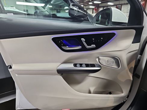 Used 2023 Mercedes-Benz GLC 300 image 29