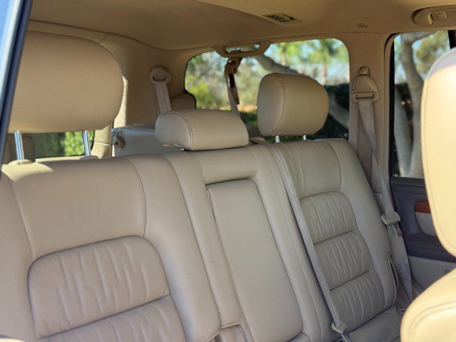 Used 2004 Lexus LX 470 4WD image 38