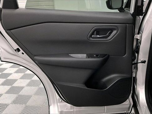 New 2025 Nissan Rogue S image 29