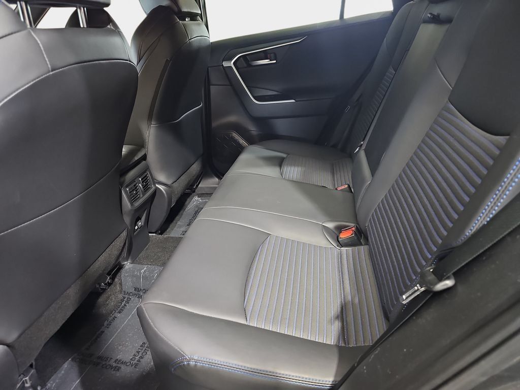 Used 2023 Toyota RAV4 XSE AWD/4WD image 17