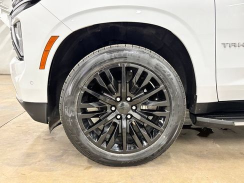 Used 2025 Chevrolet Tahoe LT w/ Comfort Package RWD image 10