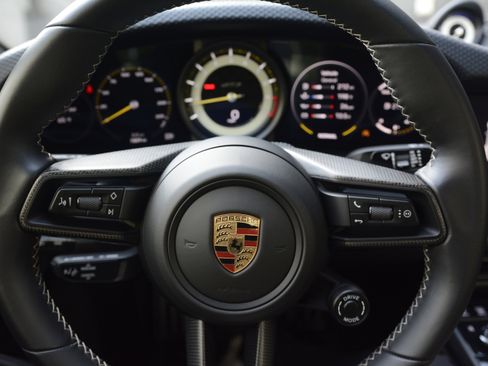 Certified 2023 Porsche 911 GT3 RWD image 16