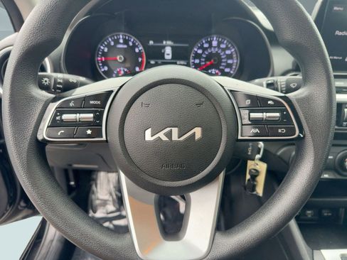 Used 2023 Kia Forte LXS image 17