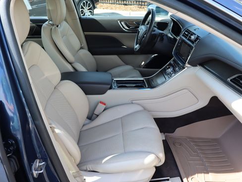 Used 2018 Lincoln Continental Select FWD image 35