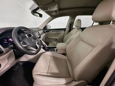 Used 2023 Volkswagen Atlas SE w/ Panoramic Sunroof Package FWD image 13