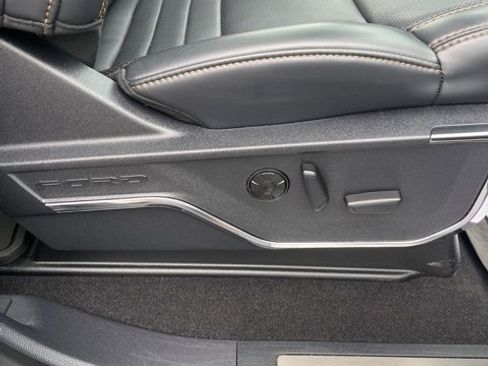 Used 2024 Ford F250 Platinum image 26