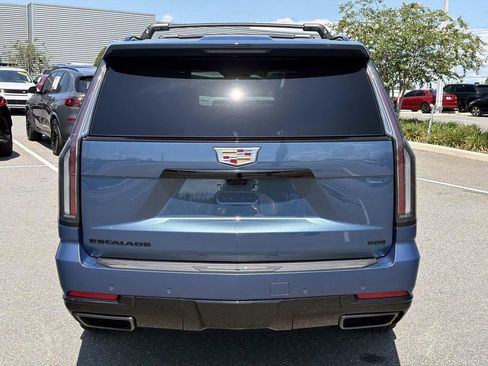 Used 2025 Cadillac Escalade Sport Platinum w/ LPO, ONYX Package AWD/4WD image 4