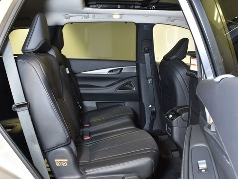 Certified 2026 INFINITI QX60 Luxe w/ Family Package image 31