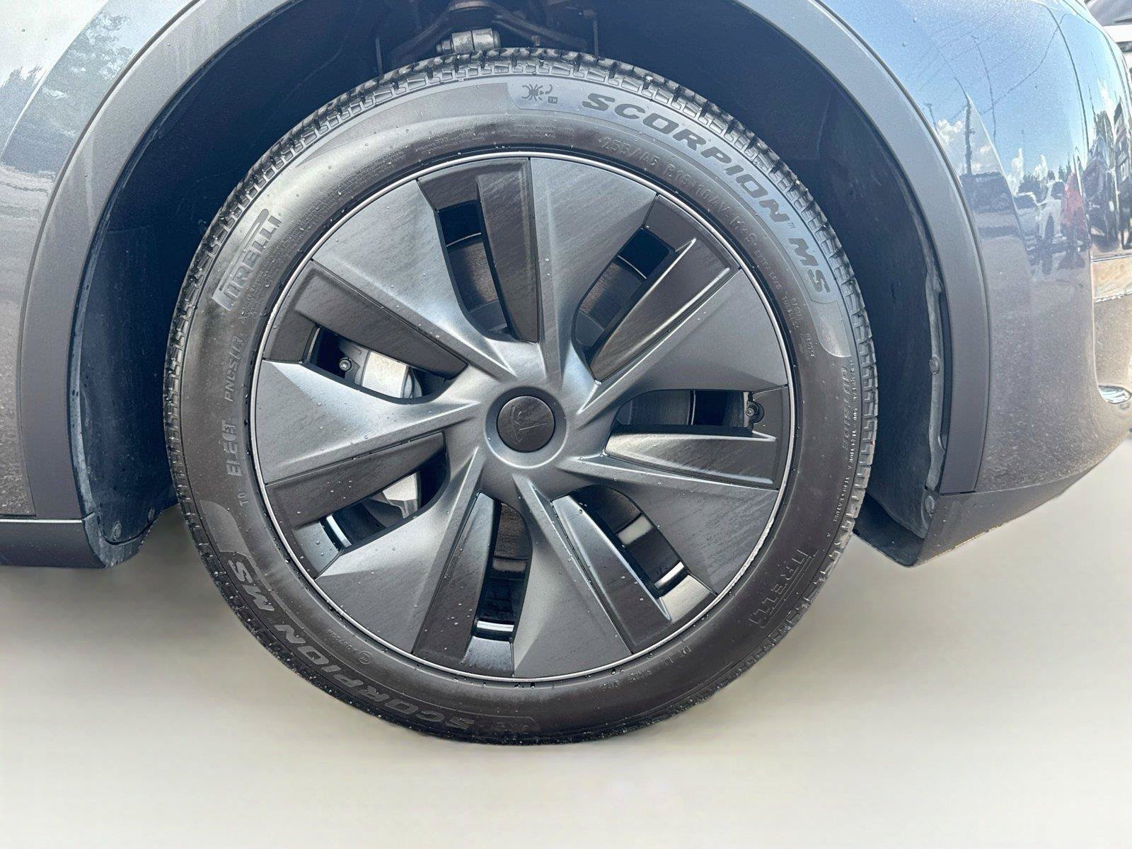 Used 2025 Tesla Model Y Long Range RWD image 34