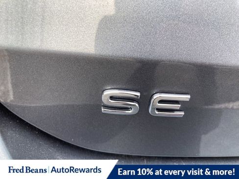 New 2026 Volkswagen Taos SE image 16