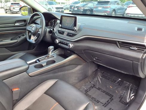 Used 2020 Nissan Altima 2.5 SR FWD image 14