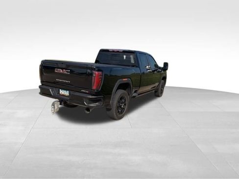 Used 2024 GMC Sierra 2500 AT4 w/ AT4 Premium Plus Package AWD/4WD image 3