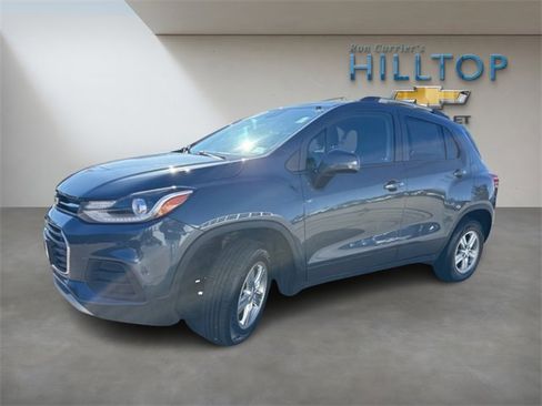 Used 2022 Chevrolet Trax LT w/ LT Convenience Package image 13