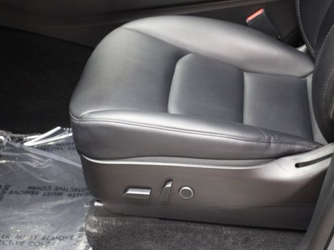 Used 2023 Tesla Model Y Long Range image 25