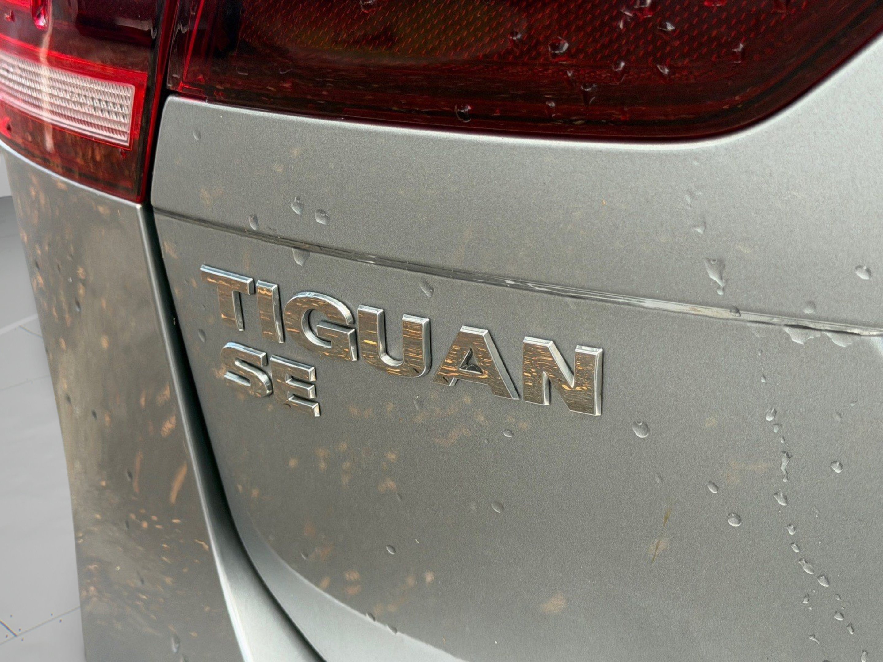 Used 2019 Volkswagen Tiguan SE FWD image 24