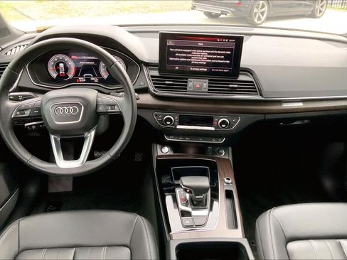 Used 2022 Audi Q5 2.0T Premium Plus w/ Premium Plus Package AWD/4WD image 14