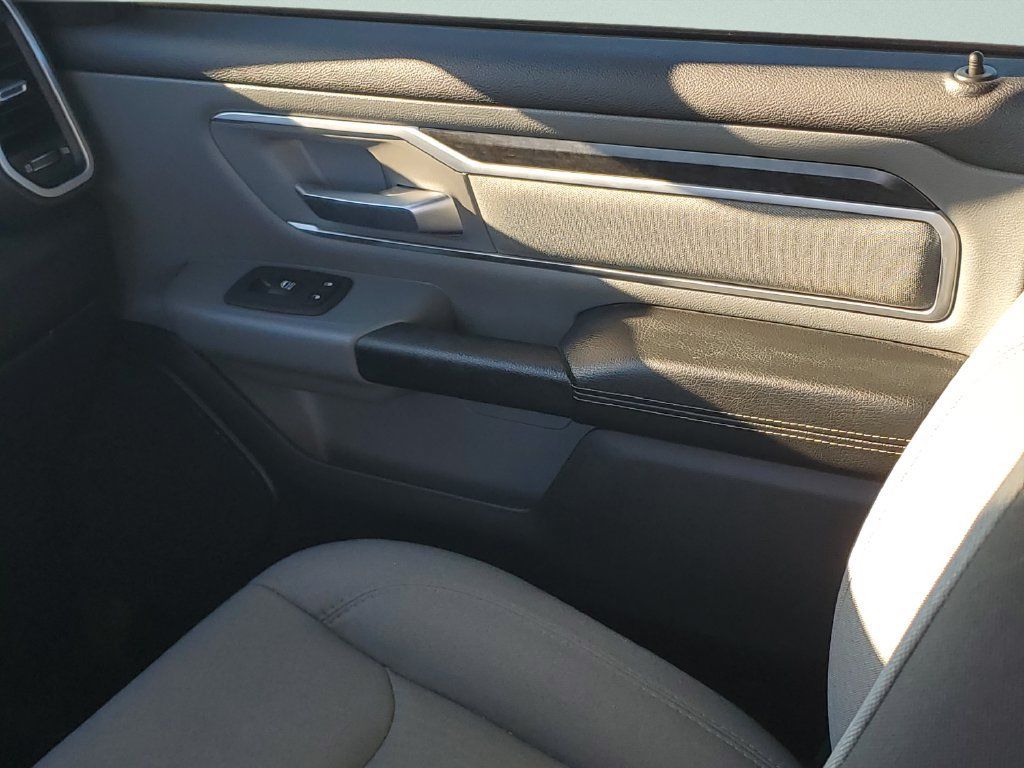 Used 2022 RAM 1500 Big Horn AWD/4WD image 14
