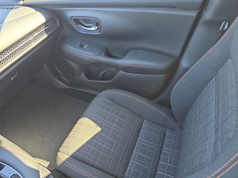 Used 2024 Honda HR-V Sport image 17