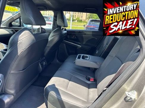 Used 2023 Subaru Solterra AWD image 30