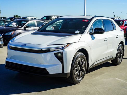 Certified 2026 Toyota bZ image 3