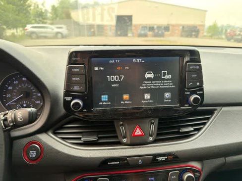 Used 2018 Hyundai Elantra GT Sport FWD image 16